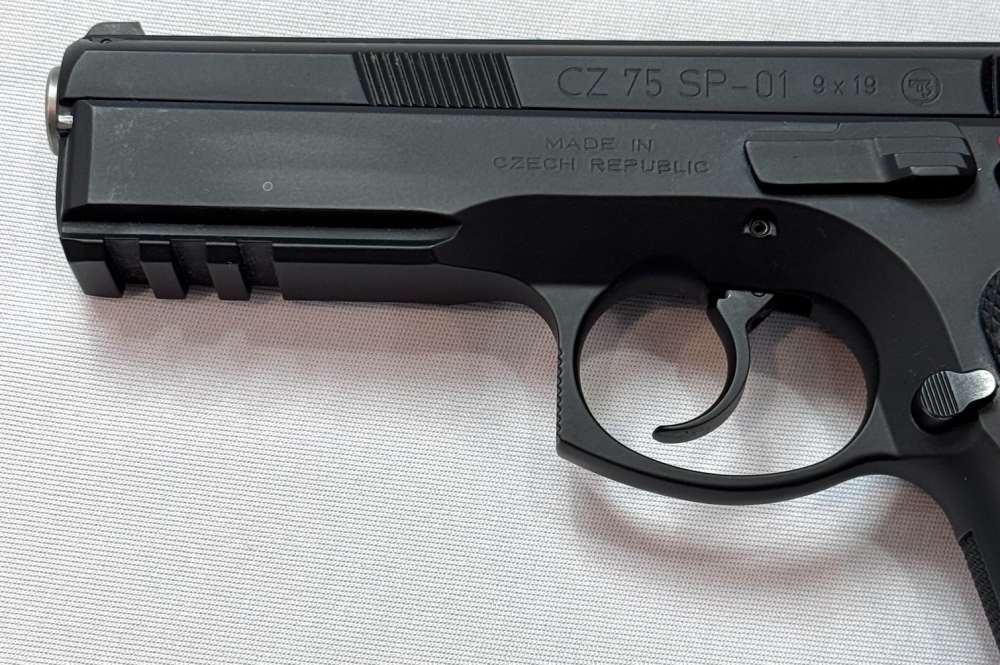 CZ 75 SP-01 Pistol, 9mm, 4.75" Barrel, 4 Magazines, Clean!-img-2