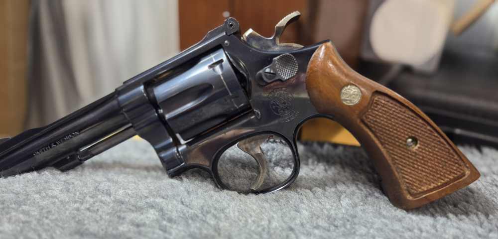 Smith&Wesson  Model 18-4 , 22LR 4" Barrel. TT, TH 1982-img-18