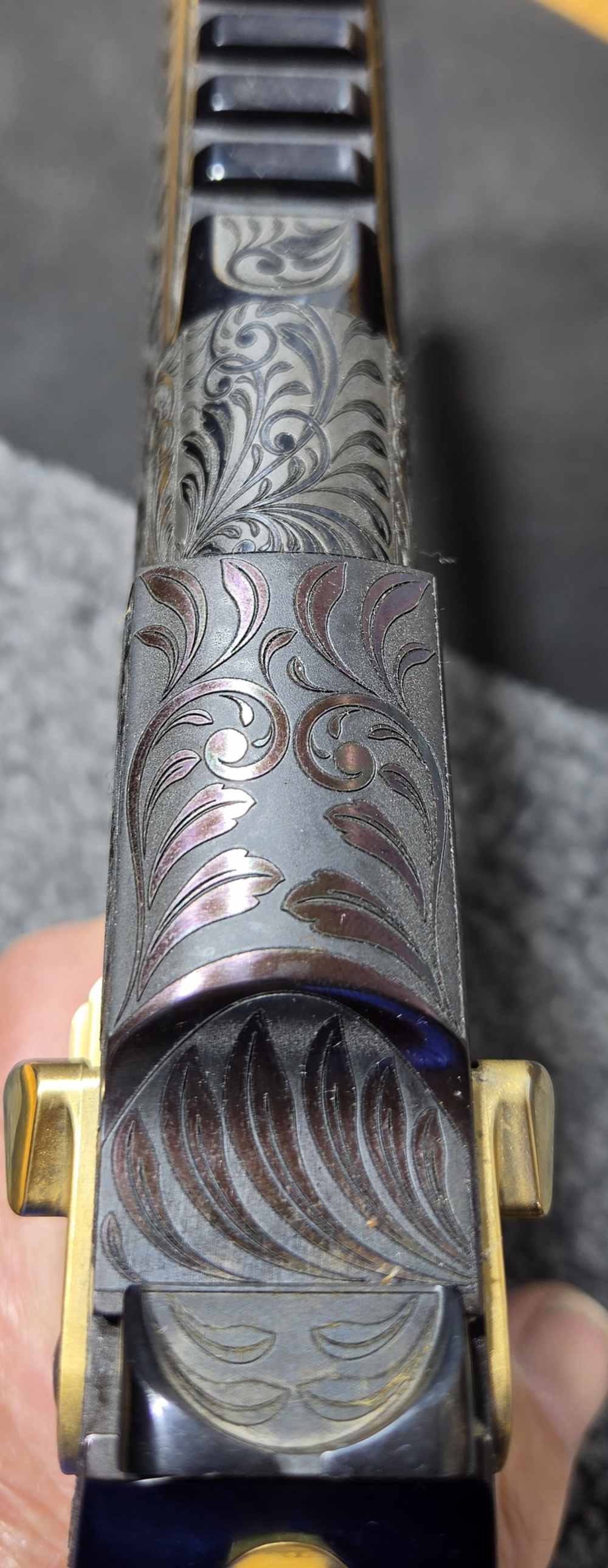 DESERT EAGLE 50AE ENGRAVED HIGH POLISH BLUED & 24K GOLD -img-18