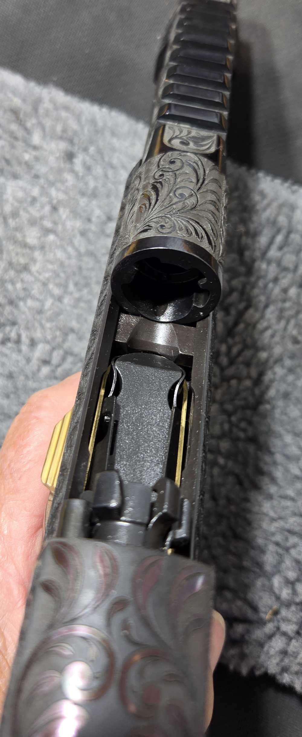 DESERT EAGLE 50AE ENGRAVED HIGH POLISH BLUED & 24K GOLD -img-21