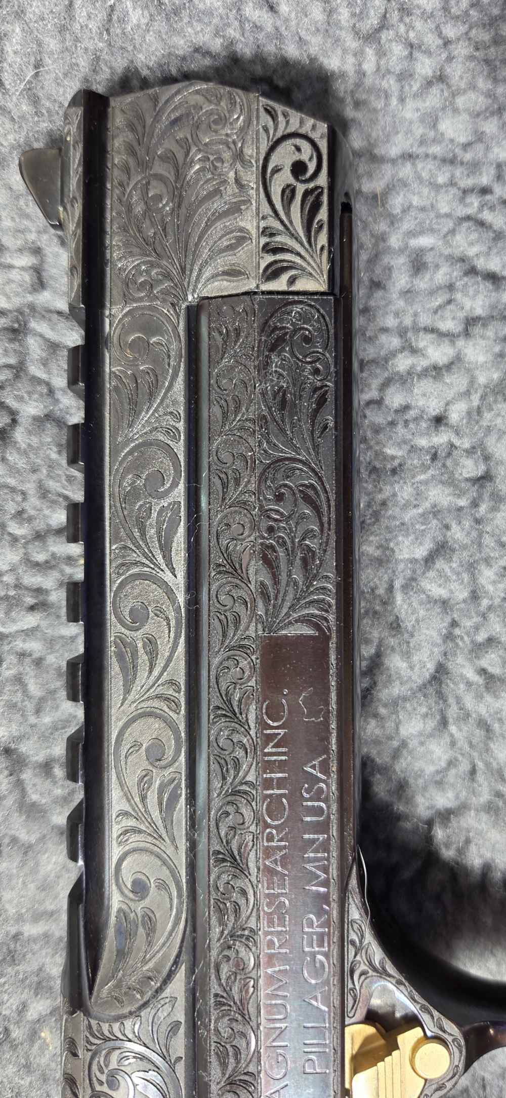 DESERT EAGLE 50AE ENGRAVED HIGH POLISH BLUED & 24K GOLD -img-8