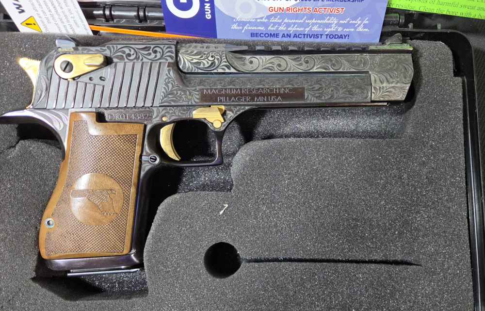 DESERT EAGLE 50AE ENGRAVED HIGH POLISH BLUED & 24K GOLD -img-2