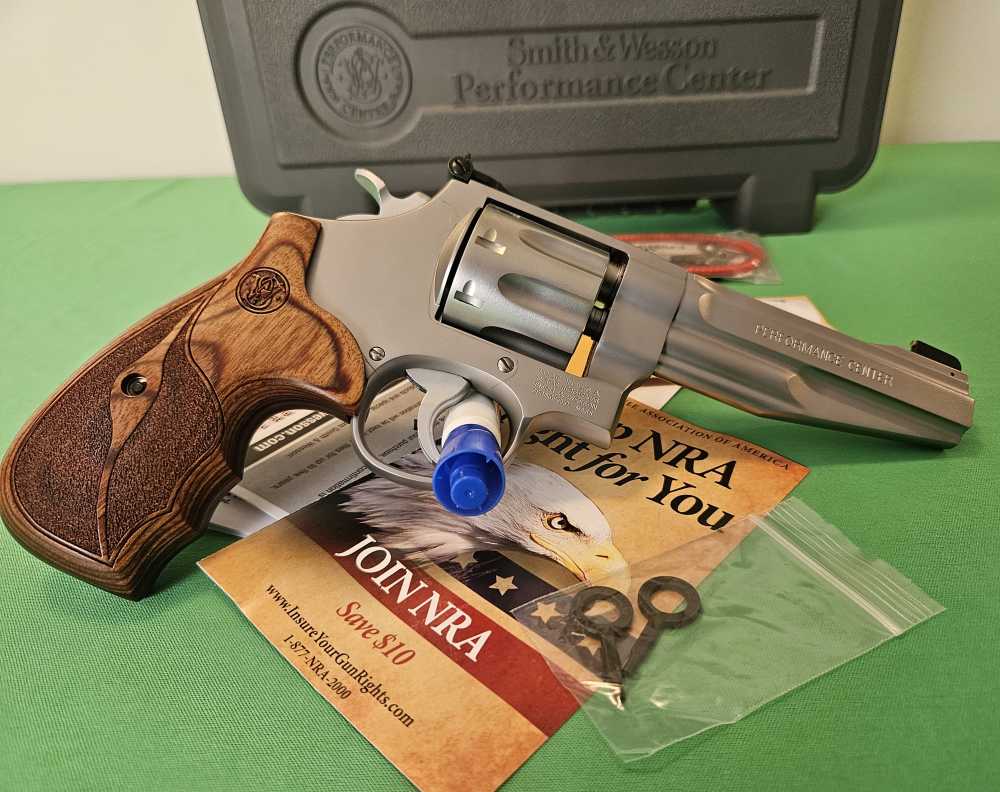 Smith and Wesson 627 PERFORMANCE CENTER®-img-3