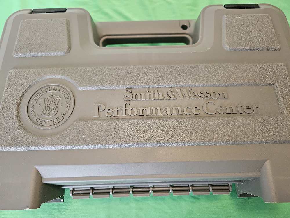 Smith and Wesson 627 PERFORMANCE CENTER®-img-7