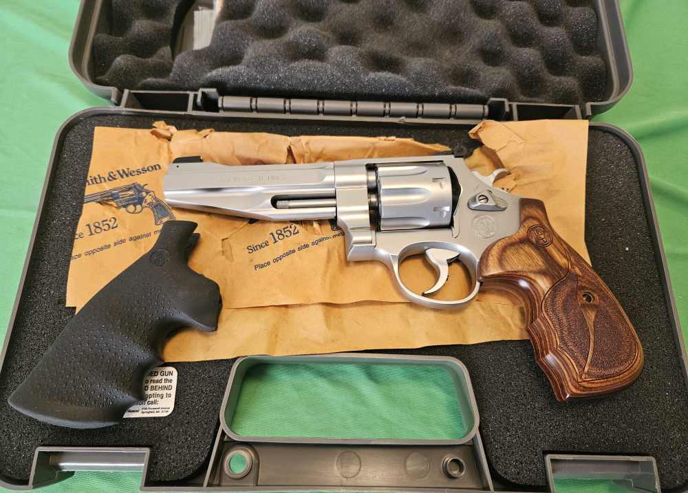 Smith and Wesson 627 PERFORMANCE CENTER®-img-0