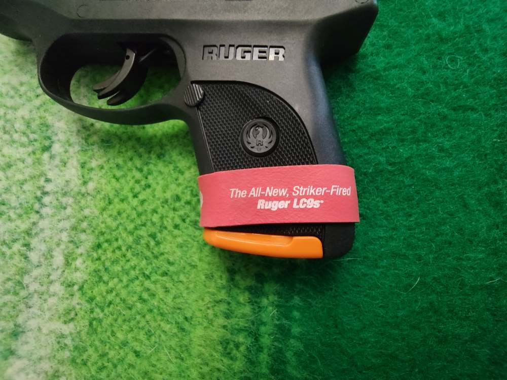 RUGER LC9s WITH NICKEL PLATED SLIDE AND FACTORY SCROLLING-img-3