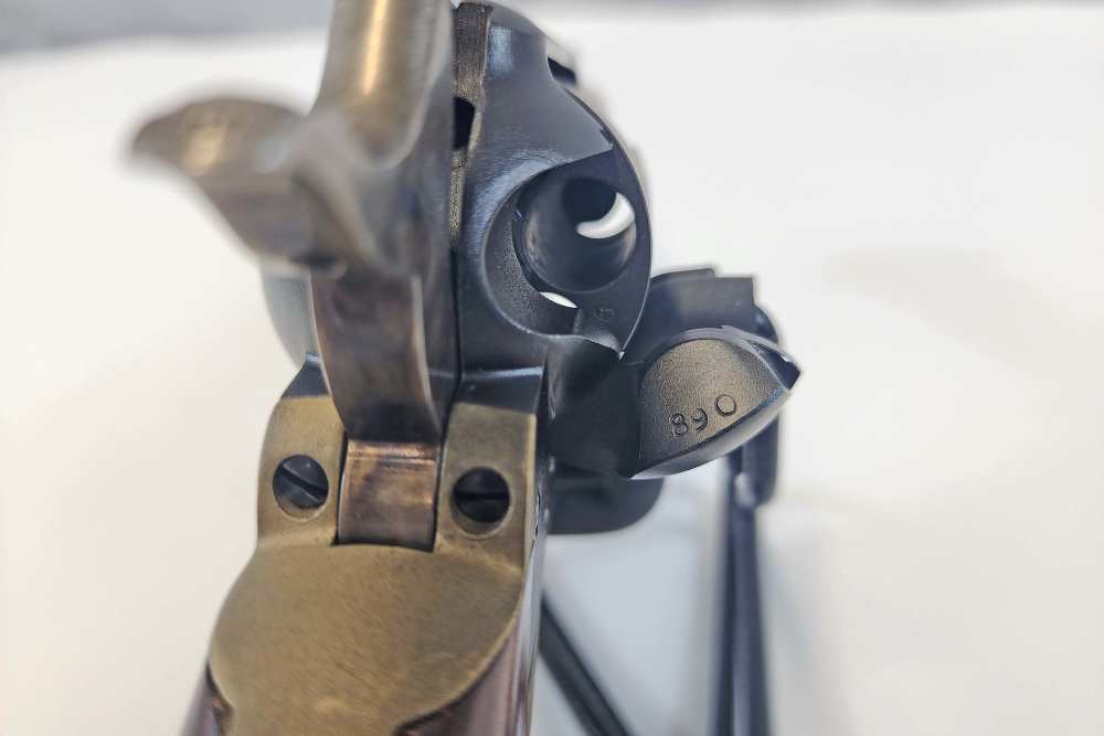 Uberti 1873 Cattleman Hombre .45 LC SAA – Matte Black & Brass-img-6