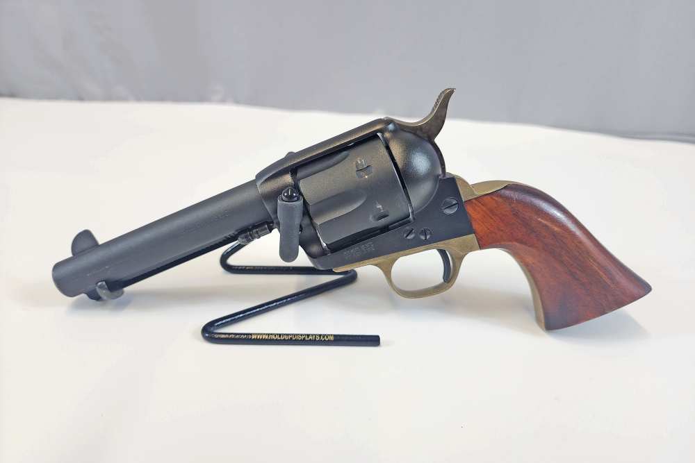 Uberti 1873 Cattleman Hombre .45 LC SAA – Matte Black & Brass-img-1