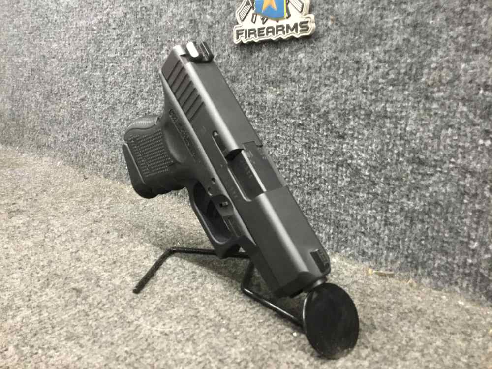 Glock 26 Gen4 9mm Pistol W/ Case 3-10 Round Mags & Night Sights-img-6