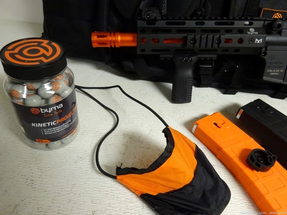BYRNA Mission 4 Kit NON LETHAL M4 Carbine   KIT  AWESOME !  -img-2