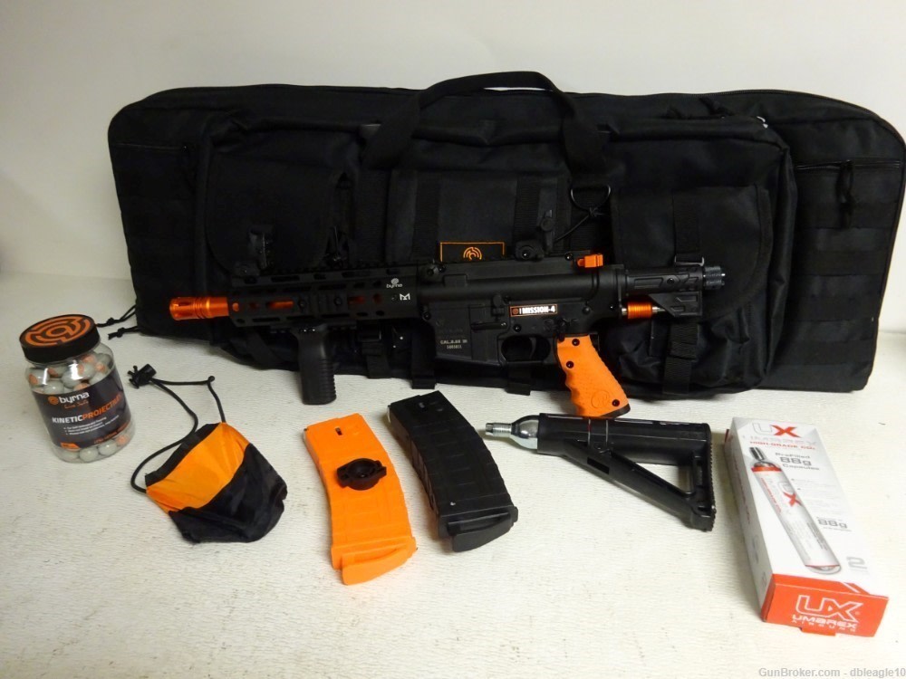 BYRNA Mission 4 Kit NON LETHAL M4 Carbine   KIT  AWESOME !  -img-1