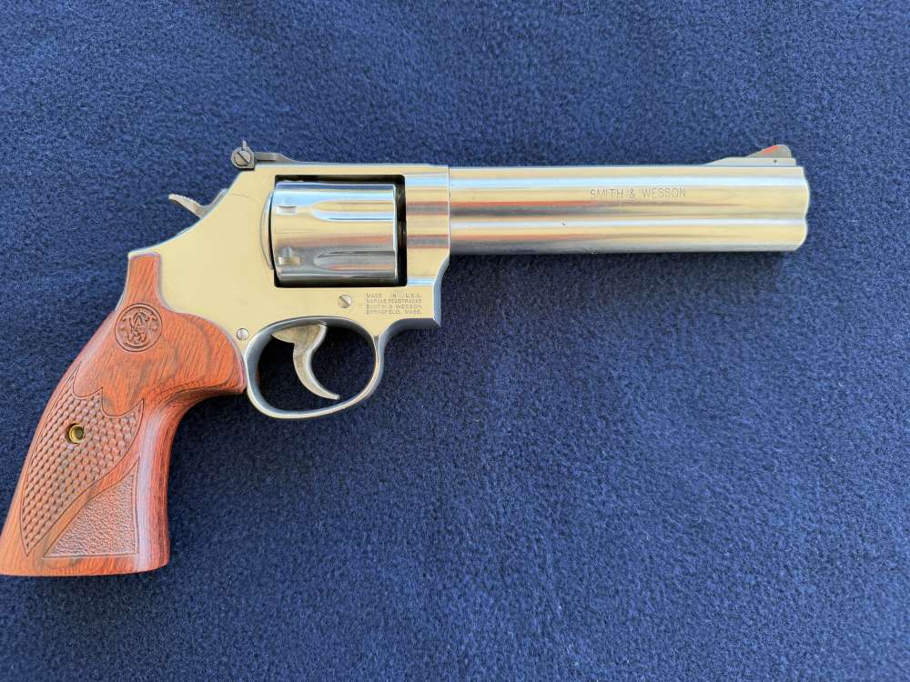 Smith & Wesson 686 Plus Deluxe .357 Mag 6" 7-Shot, MINT with HKS & Barsony-img-2