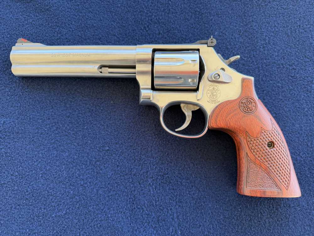 Smith & Wesson 686 Plus Deluxe .357 Mag 6" 7-Shot, MINT with HKS & Barsony-img-1