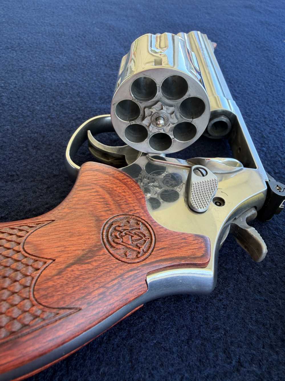 Smith & Wesson 686 Plus Deluxe .357 Mag 6" 7-Shot, MINT with HKS & Barsony-img-3