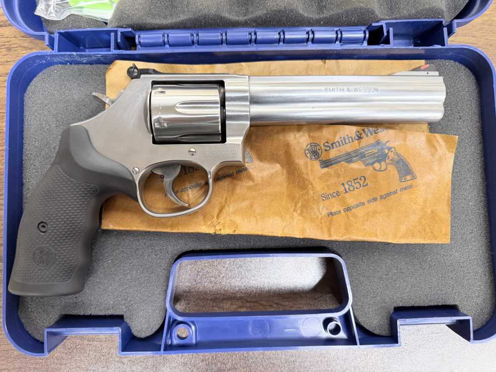 Smith & Wesson Model 686 – Distinguished Combat Magnum – .357 Magnum-img-1