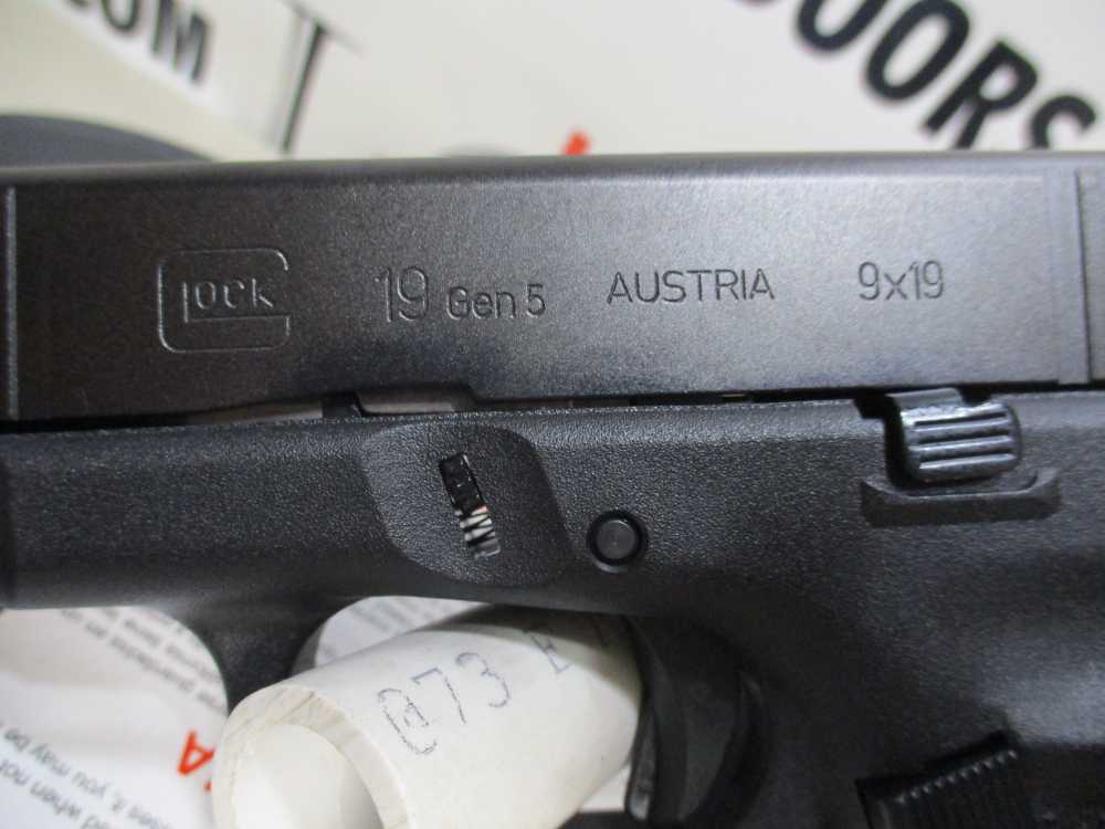 Glock 19 Gen 5 NIB-img-3