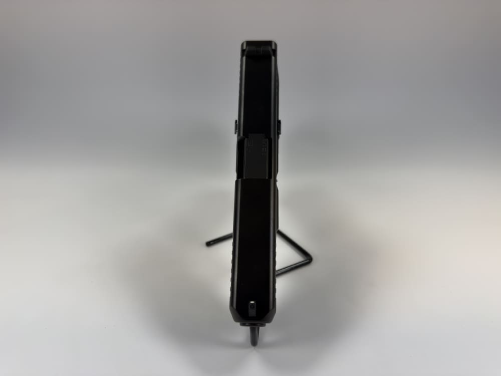 BRAND NEW! Glock 17 GEN5 w/ 3 Mags & Case. VERY RARE -img-3