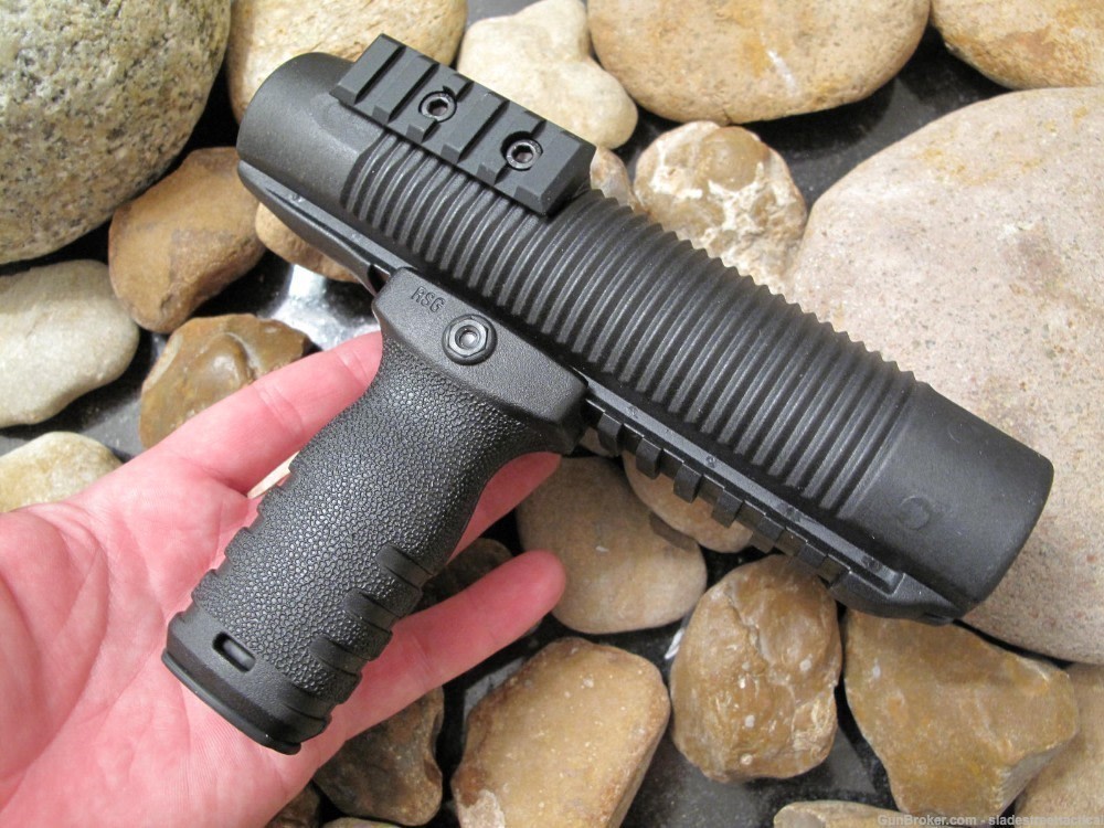 MFT Tactical + Mossberg 500 590 Shotgun Forend 7 3/4" Tube VERTICAL GRIP-img-0