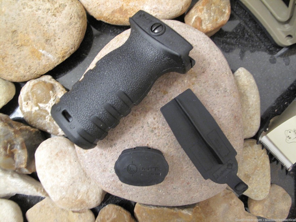 MFT Tactical + Mossberg 500 590 Shotgun Forend 7 3/4" Tube VERTICAL GRIP-img-3