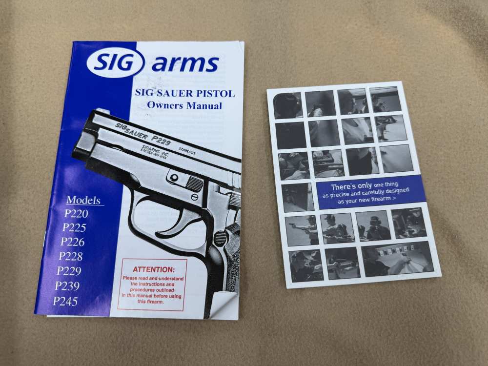 Sig Sauer P239 .40SW 239M-40 GREAT Condition 5 Mags Box-img-3
