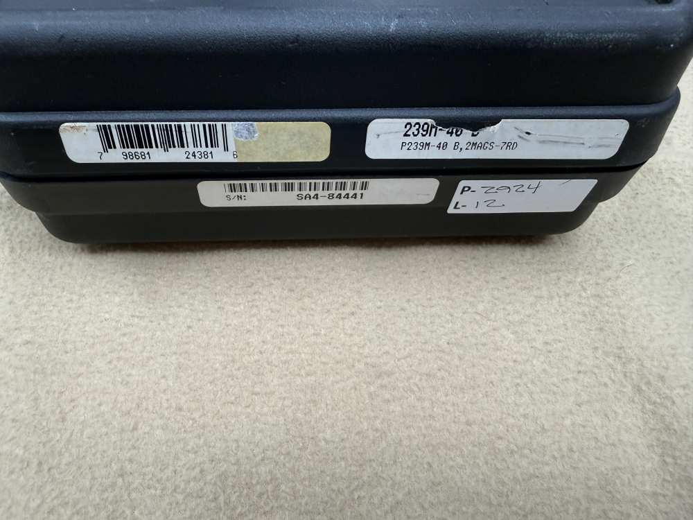 Sig Sauer P239 .40SW 239M-40 GREAT Condition 5 Mags Box-img-2