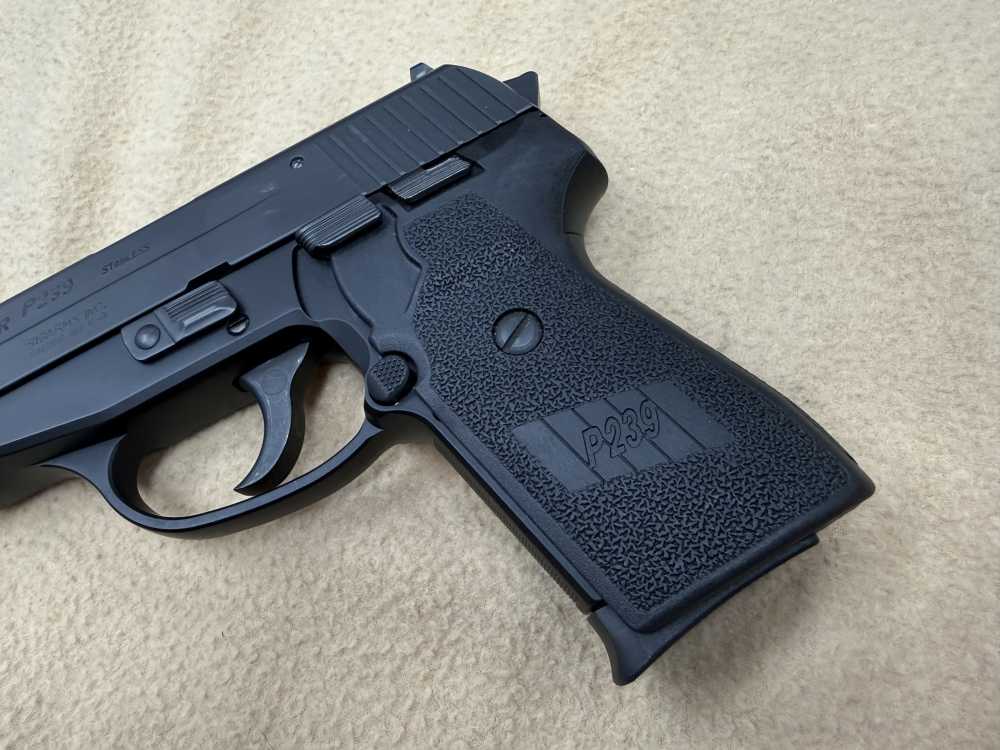 Sig Sauer P239 .40SW 239M-40 GREAT Condition 5 Mags Box-img-10