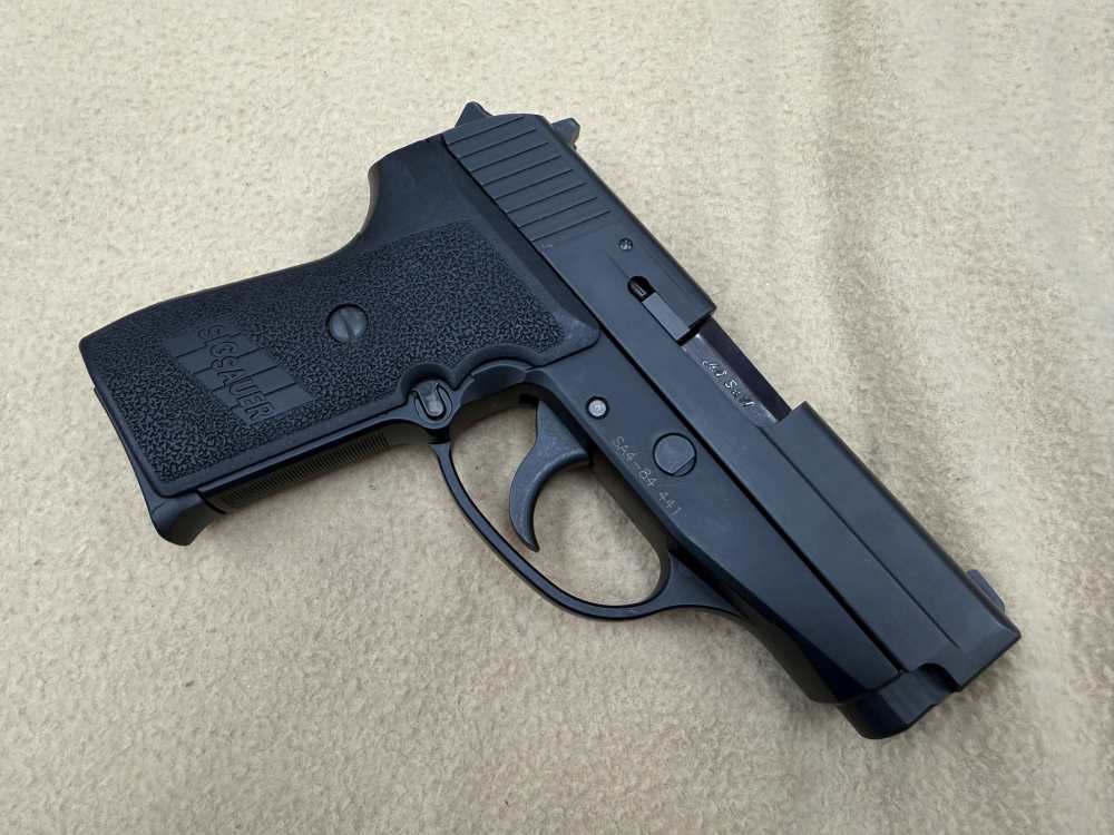 Sig Sauer P239 .40SW 239M-40 GREAT Condition 5 Mags Box-img-6