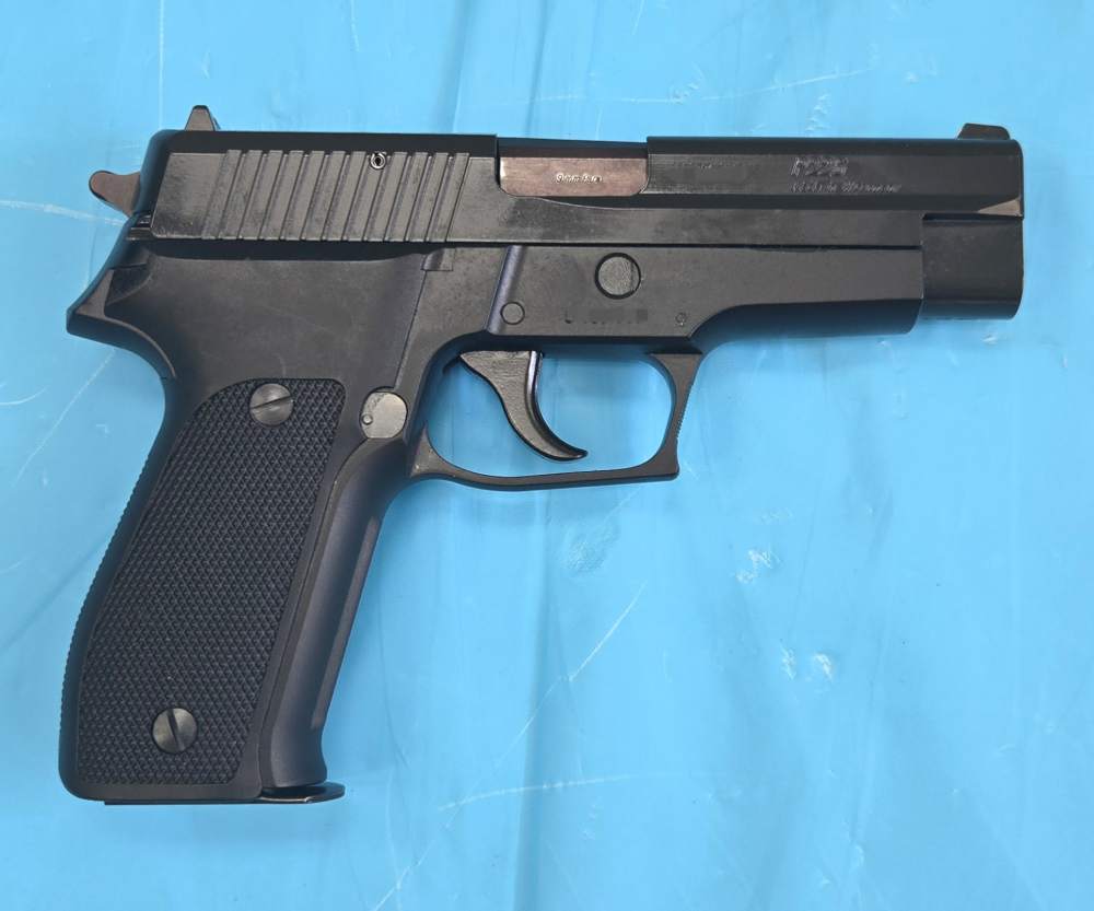 Sig Sauer P226, 9mm, West Germany, 1987 MFG, 1x15 Magazne-img-1