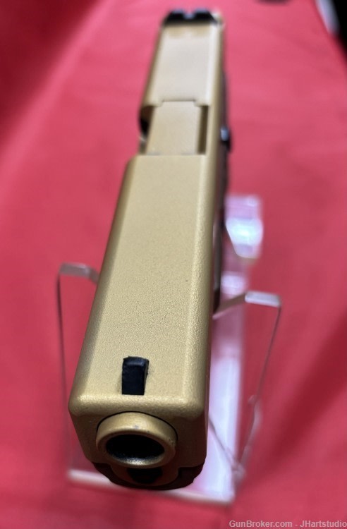 Glock 22 Gen3  .40 4.5" Semi-Automatic Pistol -img-4