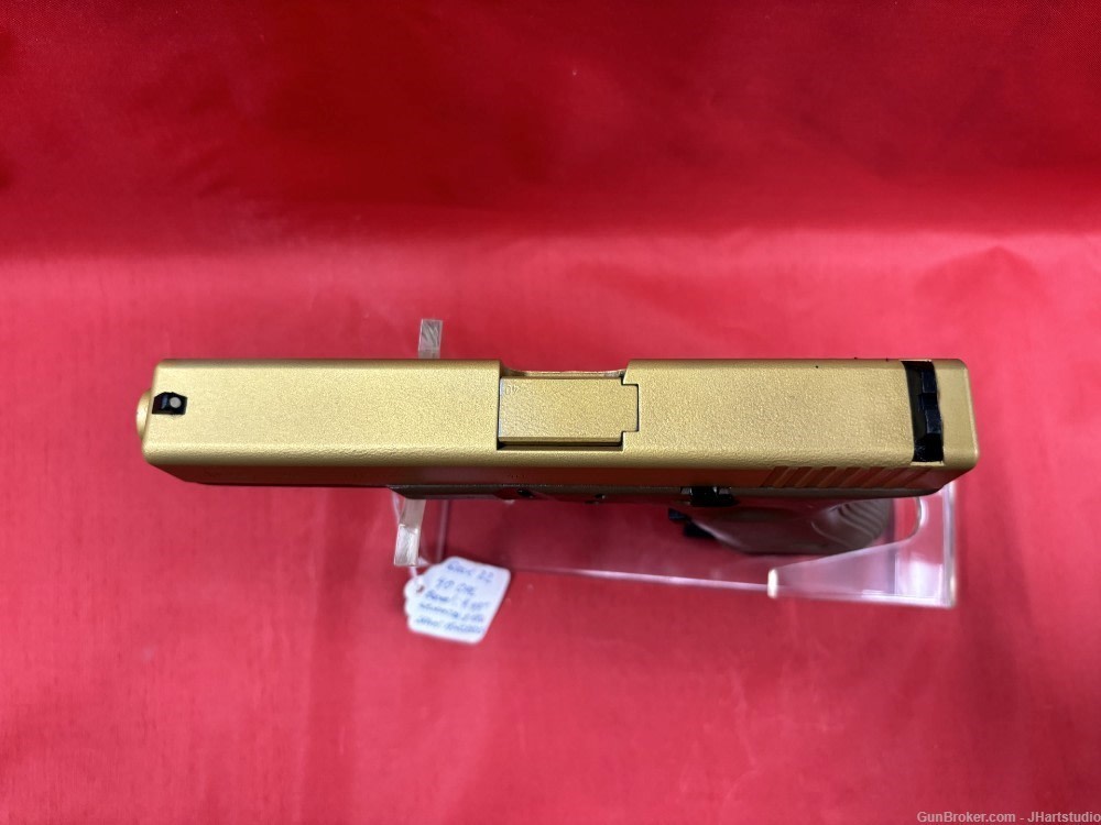 Glock 22 Gen3  .40 4.5" Semi-Automatic Pistol -img-2
