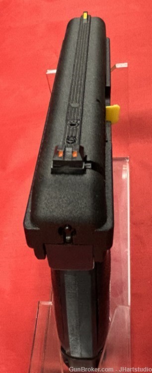 Hi-Point JCP 40 S&W Pistol 4.50 Black-img-4