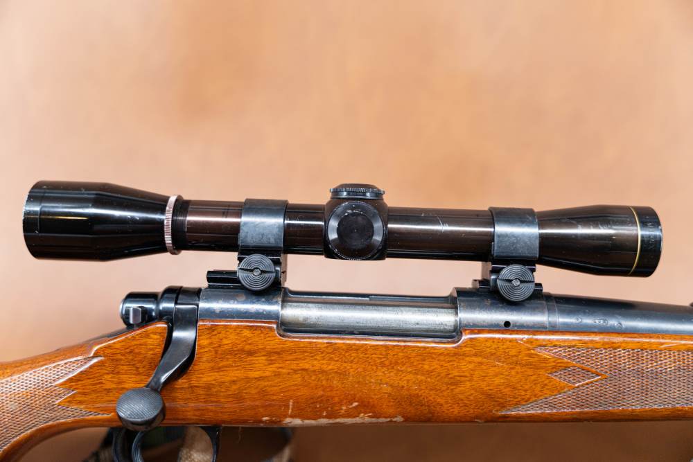 Remington Model 700 - 7mm Rem Mag - Vintage Leupold M8-4x-img-10