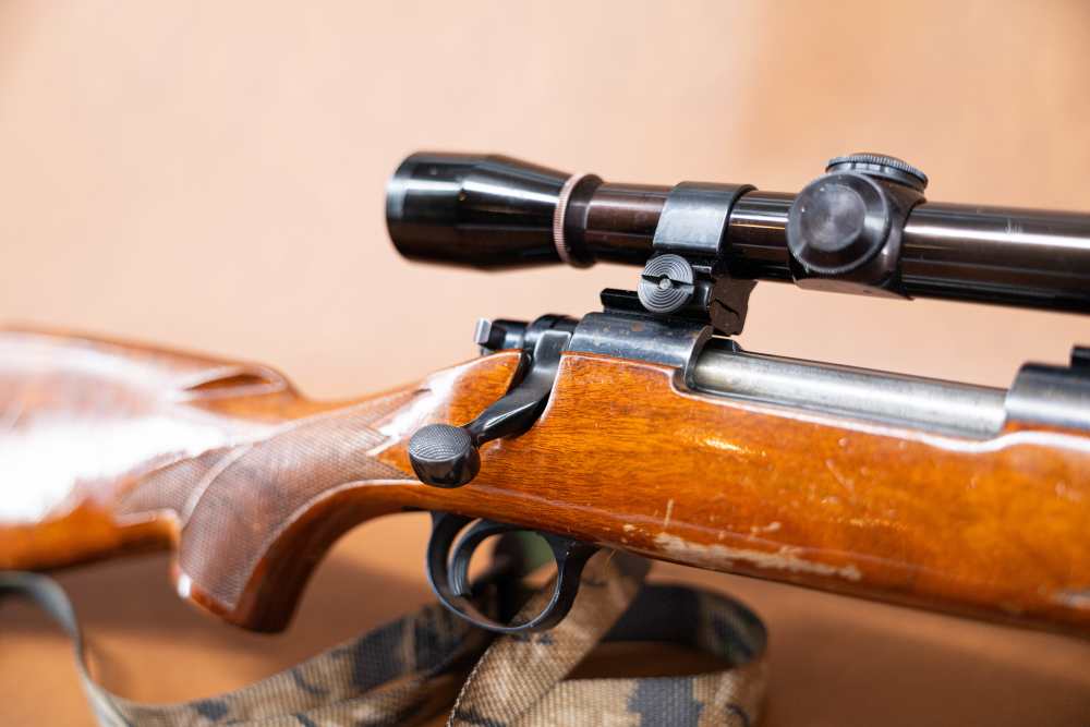 Remington Model 700 - 7mm Rem Mag - Vintage Leupold M8-4x-img-12