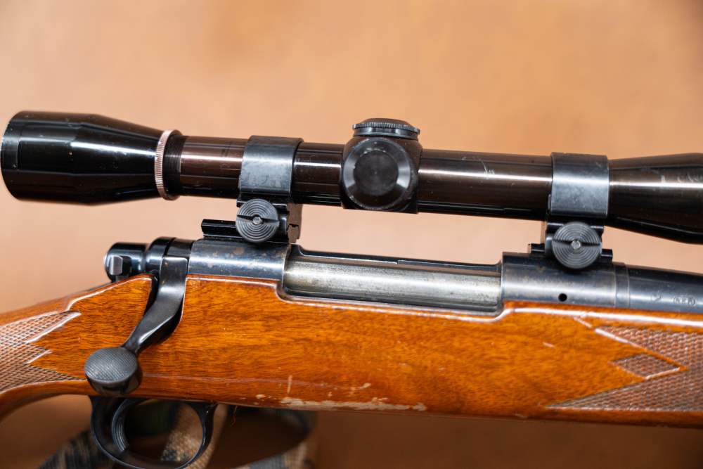 Remington Model 700 - 7mm Rem Mag - Vintage Leupold M8-4x-img-13