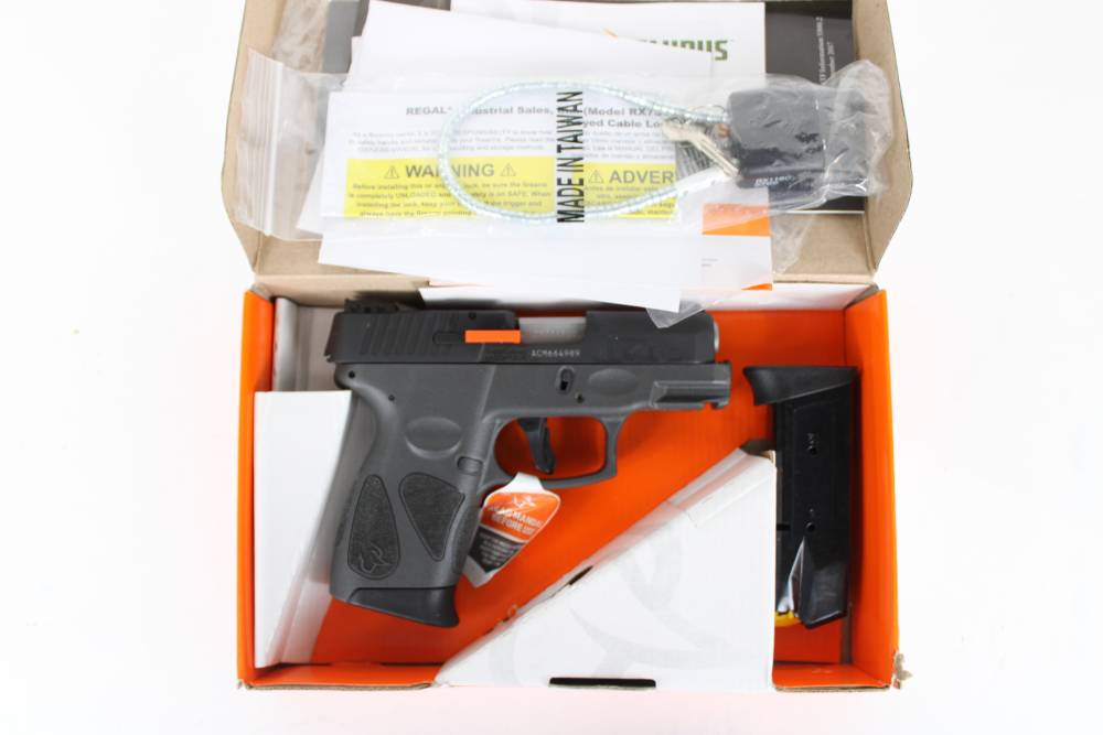 TAURUS G2C 9MM COMPACT PISTOL AS NEW WITH ORIGINAL BOX-img-1