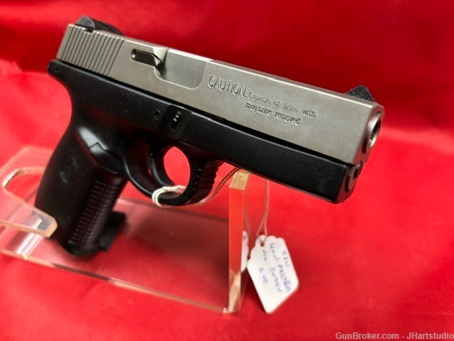 Smith & Wesson SW40V-img-3