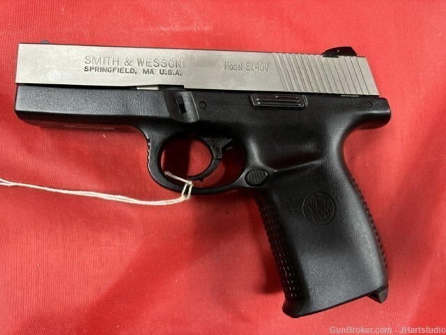 Smith & Wesson SW40V-img-0