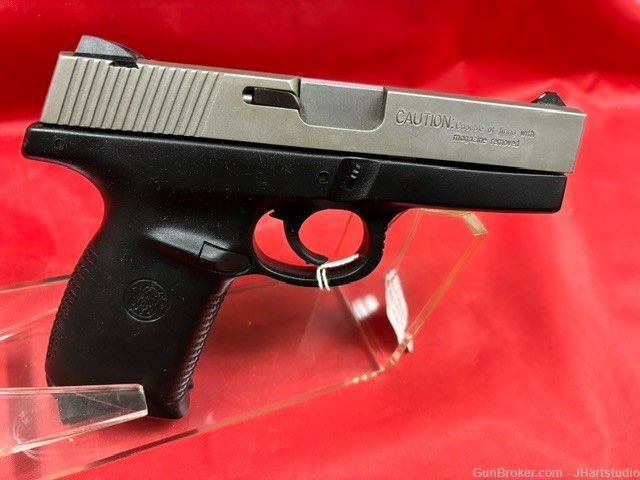 Smith & Wesson SW40V-img-2