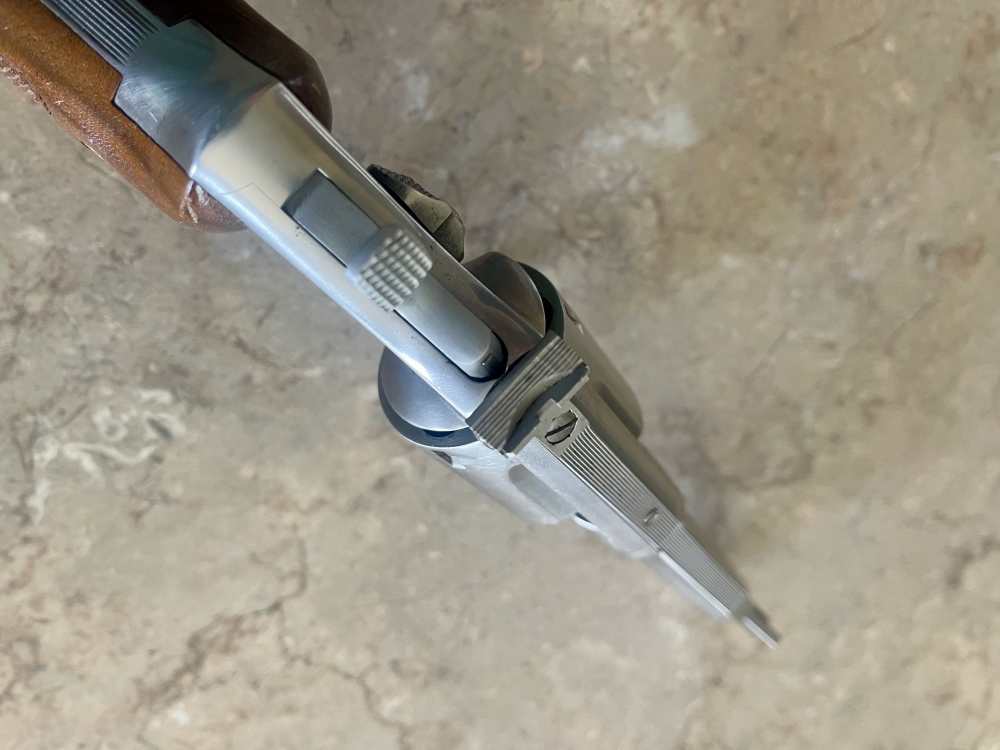 Smith and Wesson Model 67 no dash-img-3