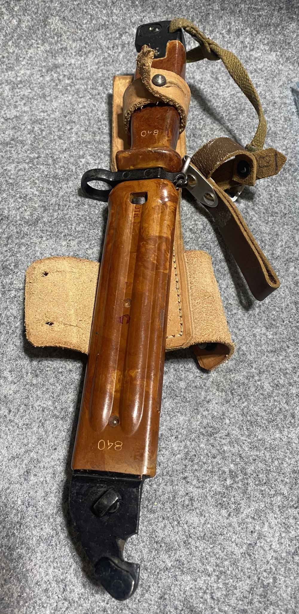 Russian AK Bakelite Bayonet Matching w/Leather frog Izzy Izhmash Izhvesk -img-8