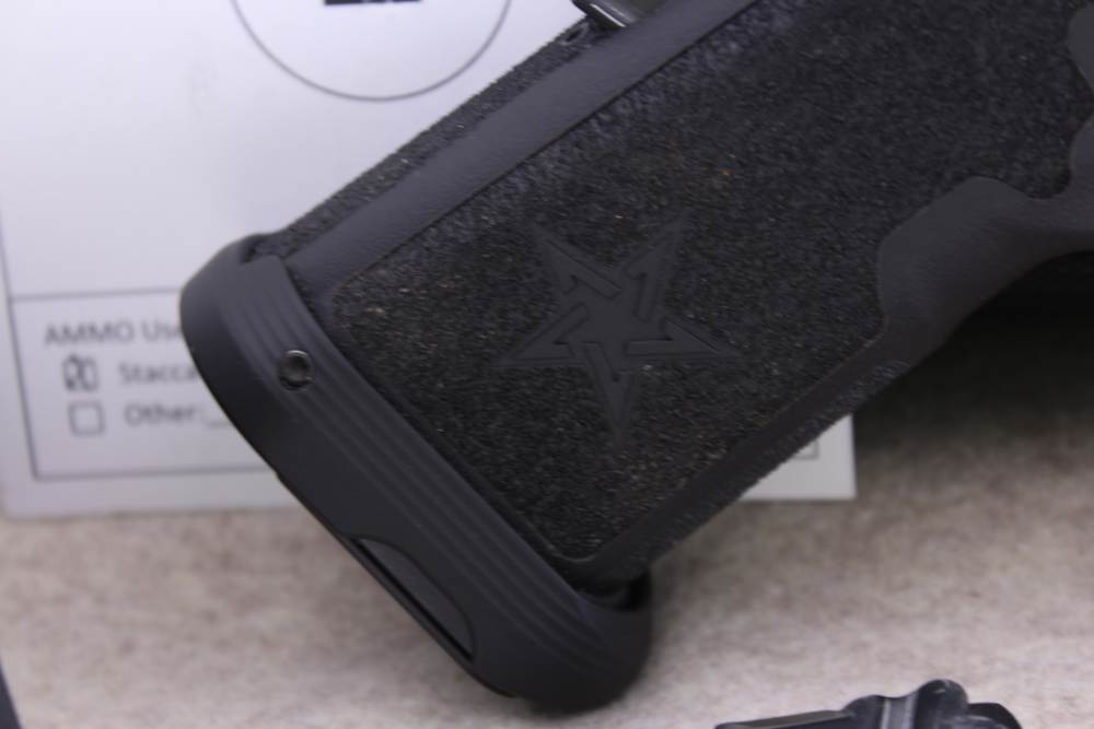 Staccato P 9mm/4.4" 2x17rd Mags Soft Case Target Aimpoint Acro Mint! STI -img-4