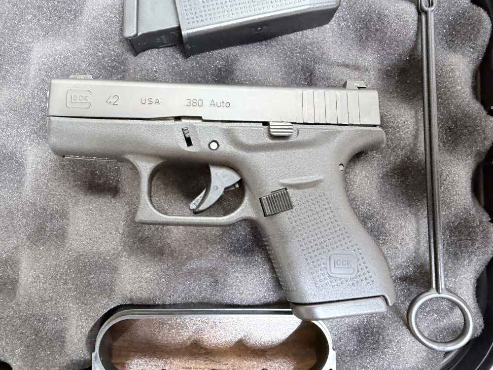 Glock 42 – .380 ACP – N.O.S. – Blue Label-img-1