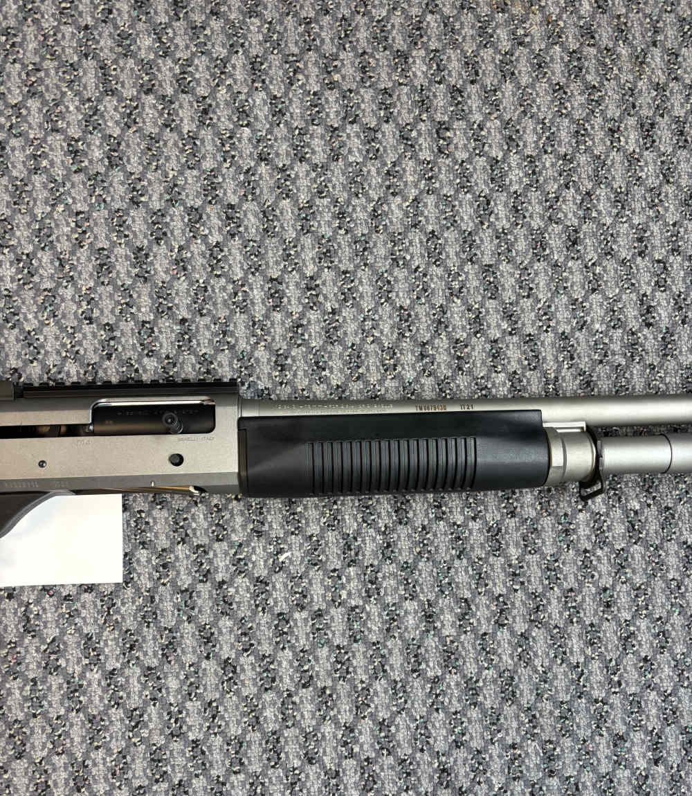 Benelli M4 Tactical 12ga semi shotgun preowned excellent condition -img-4