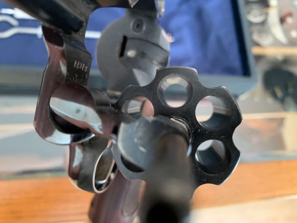 S&W Pre 29, 4 Screw, Coke Grips, Leatherette Case, 6 1/2" Barrel, Tools-img-19