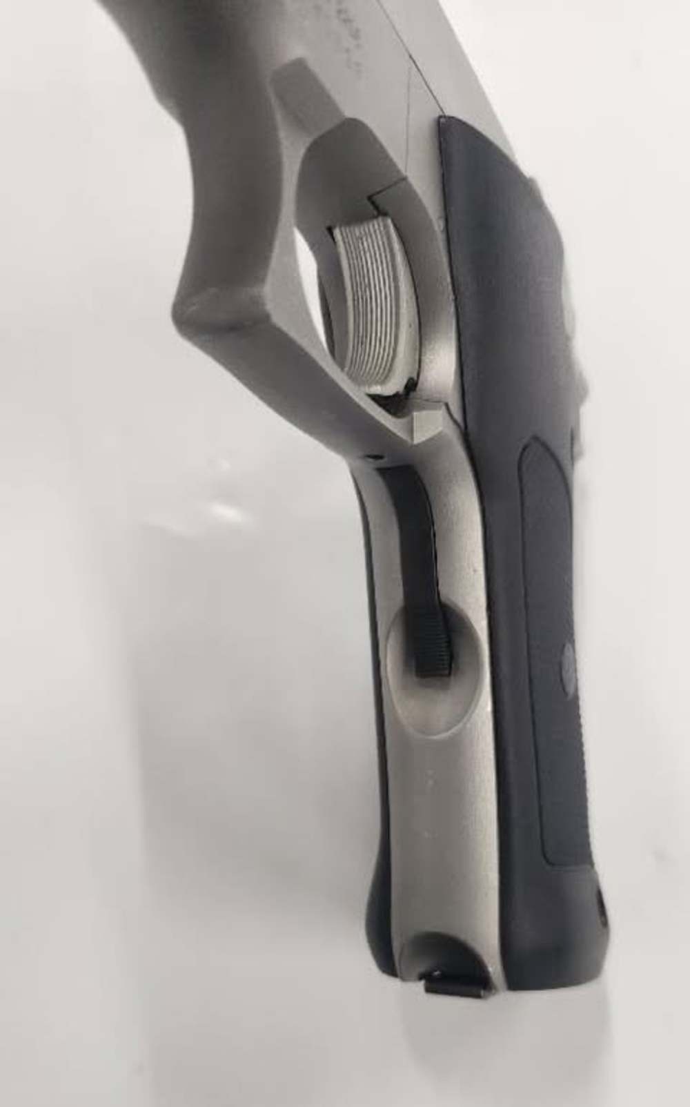 Pre Owned: Smith & Wesson Model 2206 .22 Long Rifle Semi Auto-img-3