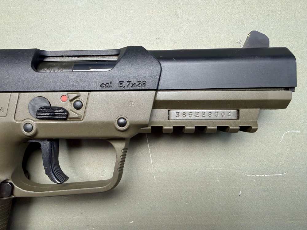 FN Herstal / FNH USA Five-seveN USG-Pattern ODG – 5.7×28mm – Case & 2 Mags-img-7