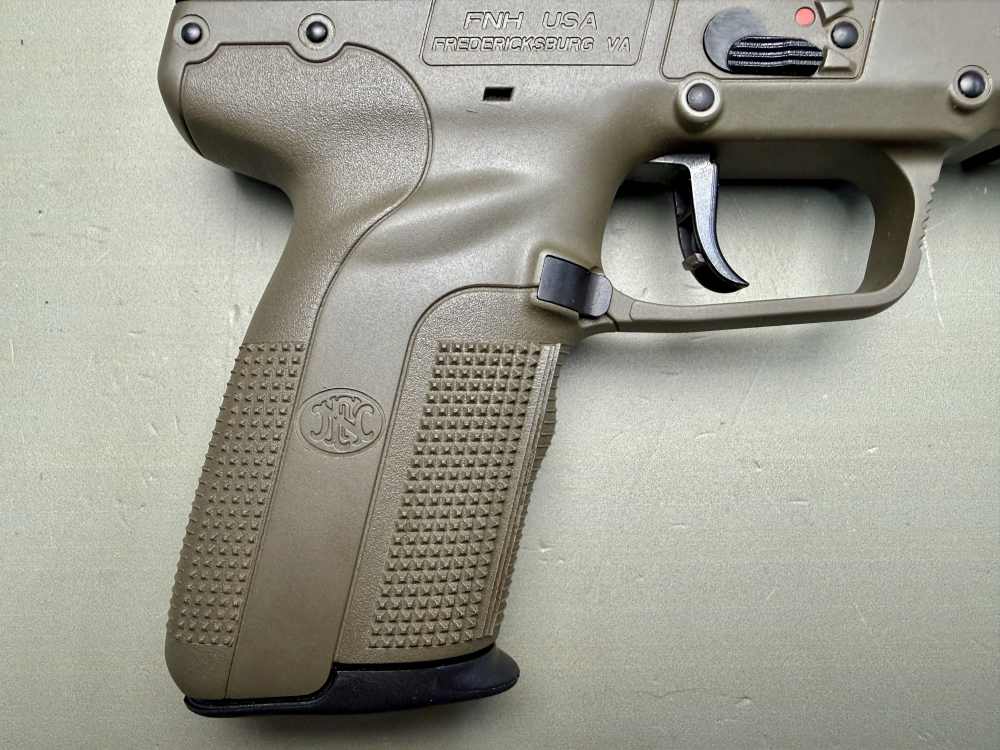 FN Herstal / FNH USA Five-seveN USG-Pattern ODG – 5.7×28mm – Case & 2 Mags-img-5