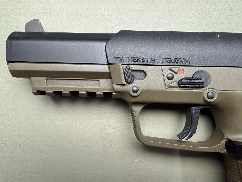 FN Herstal / FNH USA Five-seveN USG-Pattern ODG – 5.7×28mm – Case & 2 Mags-img-10