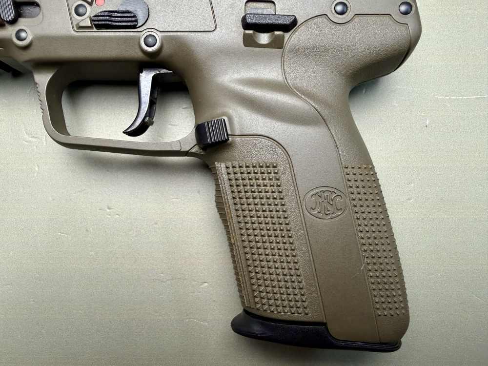 FN Herstal / FNH USA Five-seveN USG-Pattern ODG – 5.7×28mm – Case & 2 Mags-img-8