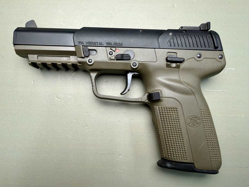 FN Herstal / FNH USA Five-seveN USG-Pattern ODG – 5.7×28mm – Case & 2 Mags-img-1